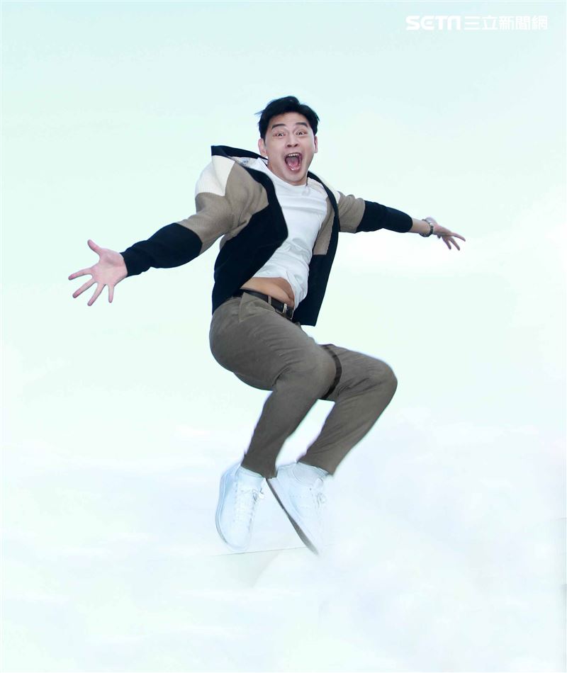 電影「練愛Ing」導演阿Ken專訪。（記者邱榮吉/攝影）