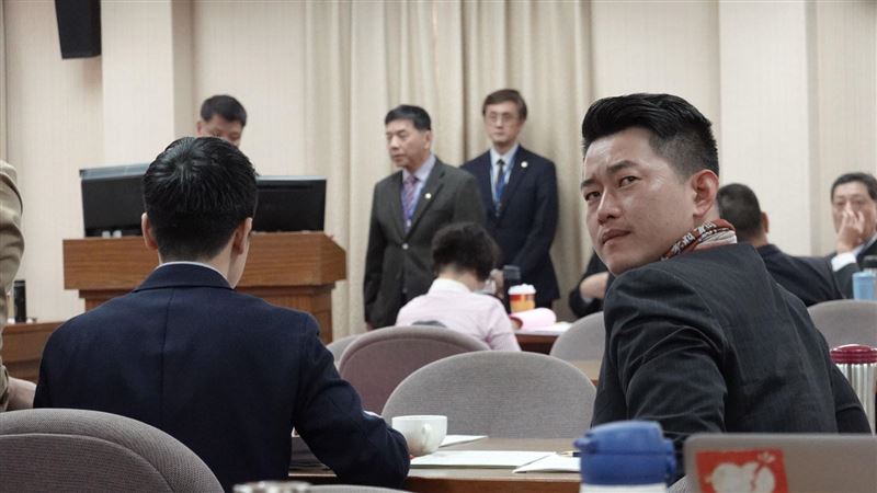 陳柏惟頭貼換這張　網狂笑：記得呼吸
