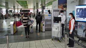 高鐵今天4日開始率先在桃園站進行測試2台醫療級紅外線體溫量測儀。（圖／高鐵提供）