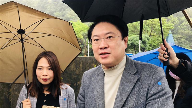 婦人居家檢疫趴趴走　林右昌：開罰