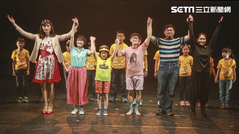 《小兒子報告！沙發有黑洞！》試演會全體演員。（圖／記者林聖凱攝影）