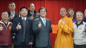 金門弘法基金會贈款  贊助福建更保會經費金門佛教弘法基金會董事長性海法師（前右2）4日率董事楊清國（前右）等人到司法大廈，捐助更生保護經費，受到更保會董事長林邦樑（前左3）等人歡迎。中央社記者黃慧敏攝  109年3月4日