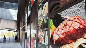 疫情重創  業者憂釀商場餐飲出走潮疫情重創餐飲業，有高層透露，若商場不讓利，1至2個月內，恐爆發百貨商場餐飲出走潮。中央社記者江明晏攝  109年3月5日