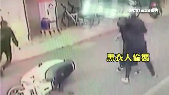 獨／蔡阿嘎遭鐵鎚狂K！驚悚畫面曝光