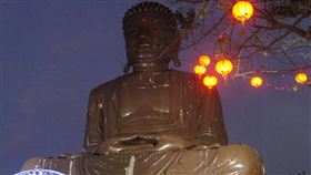 彰化八卦山大佛油漆剝落  修復工程2月動工八卦山大佛因油漆剝落不太美觀，彰化縣文化局指出，大佛有油漆剝落以及漏水問題，修復工程108年底發包成功，預計2月動工。中央社記者吳哲豪彰化攝  109年1月1日