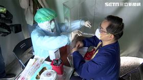 ▲台灣健保又領先了！美國採檢武肺10萬元…台人免費政府扛