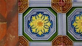 畸零地工作室記錄老宅傳統瓷磚（1）畸零地工作室耗時6年時間，走遍台灣本島與金門超過50個鄉鎮市區，找尋台灣各地老民宅留存的瓷磚。（畸零地工作室提供）中央社記者鄭景雯傳真  109年3月5日