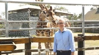 介紹長頸鹿　AIT高雄處長大秀台語