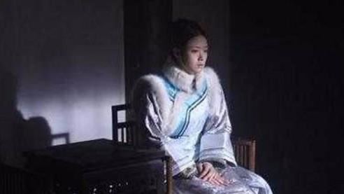 妃子進冷宮就知道完了　太監笑喊快來
