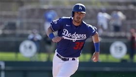 ▲貝林傑（Cody Bellinger）擊出春訓首轟。（圖／美聯社／達志影像）