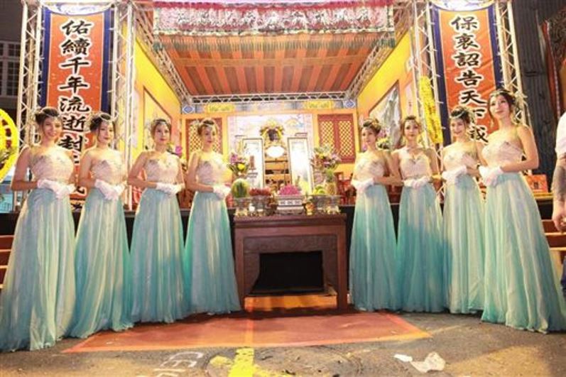 最美禮生！神之侍女糖糖寶神來解籤