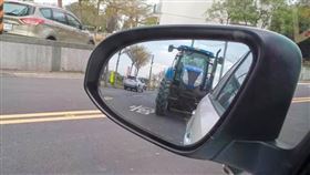 阿公開這台接孫下課！同學狂喊羨慕…網揭實價驚：打趴名車（圖／翻攝自爆廢公社）