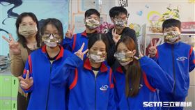 虎林國中老師做口罩套（新竹市政府提供）