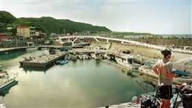 基隆市府向中央爭取經費，打造橫跨望海巷漁港兩側長150公尺的跨海景觀橋，工程設計由親民黨主席宋楚瑜的女兒宋鎮邁操刀，預計10月底完工後濱海廊帶海景將可一覽無遺。