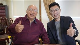 黨魁補選 江啟臣拜會吳伯雄爭取支持國民黨主席選舉倒數1天，候選人江啟臣（右）今天拜會前主席吳伯雄（左）爭取支持。（江啟臣辦公室提供）中央社記者余祥傳真　109年3月6日