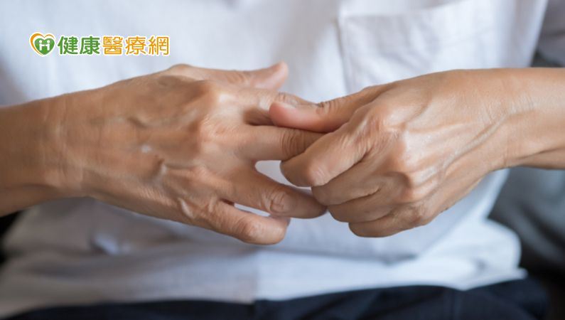 乾癬性關節炎怕動　恐釀關節僵化攣縮