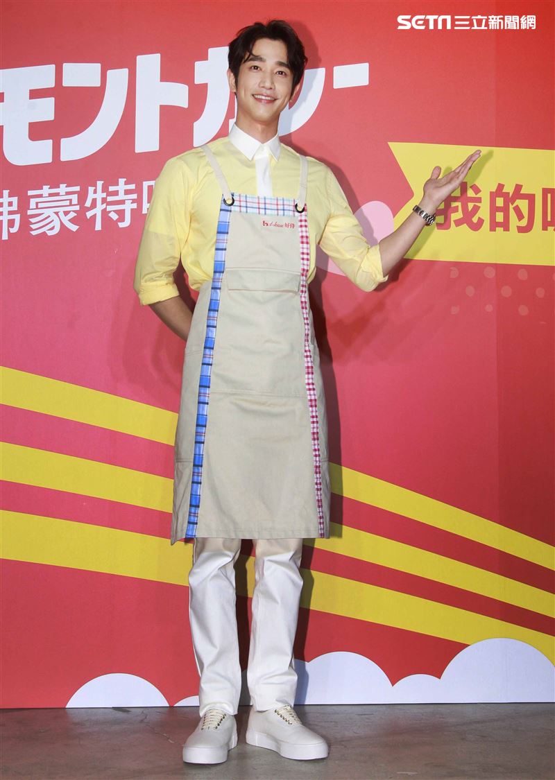 劉以豪情人節前夕化身咖理系男友大展浪漫，分享咖理料理秘方。（記者邱榮吉/攝影）