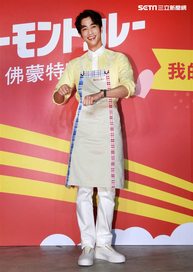 劉以豪情人節前夕化身咖理系男友大展浪漫，分享咖理料理秘方。（記者邱榮吉/攝影）