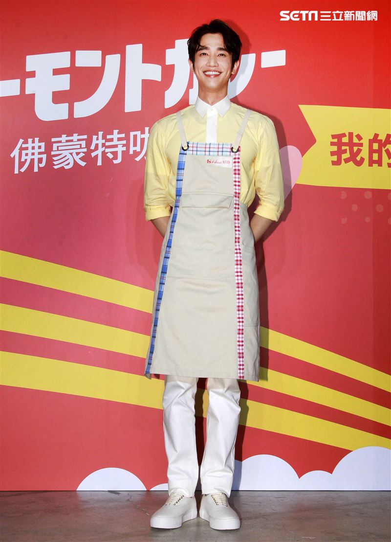 劉以豪情人節前夕化身咖理系男友大展浪漫，分享咖理料理秘方。（記者邱榮吉/攝影）