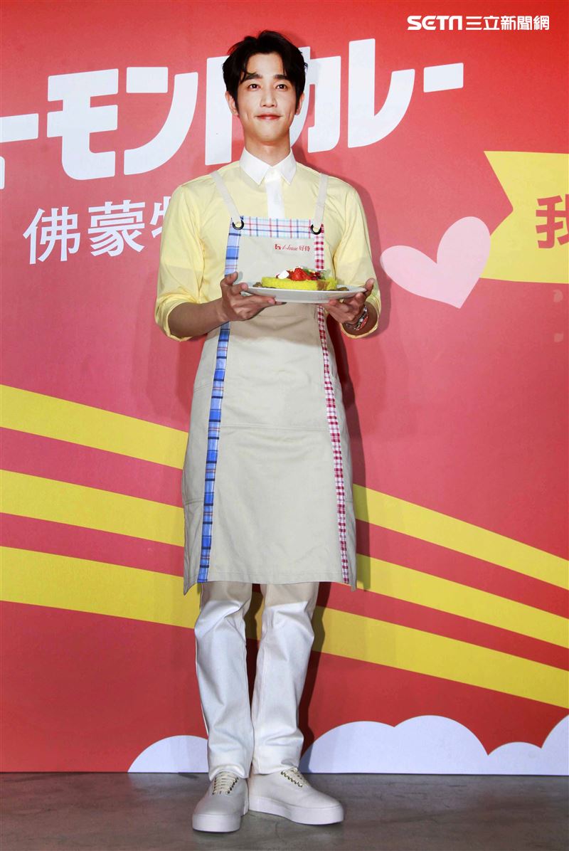 劉以豪情人節前夕化身咖理系男友大展浪漫，分享咖理料理秘方。（記者邱榮吉/攝影）