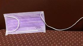 限定版,情侶,口罩,放閃,武漢肺炎(翻射自 爆廢公社)