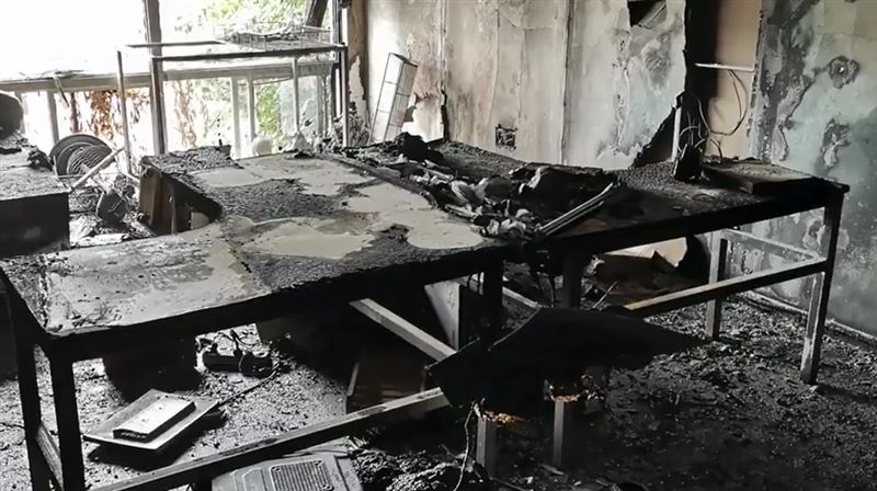 辦公室噴酒精消毒　轟！爆燃陷入火海
