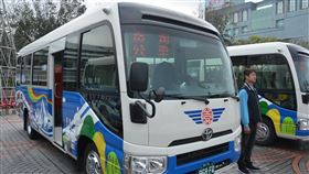 澎湖成立防疫專車　接送入境居家檢疫者武漢肺炎疫情延燒，澎湖縣長賴峰偉6日指示成立防疫專車，自11日起，凡自疫區入境澎湖的需居家檢疫者，除親友接送或自行駕車外，皆以防疫專車搭載返家。（澎湖縣政府提供）中央社  109年3月6日