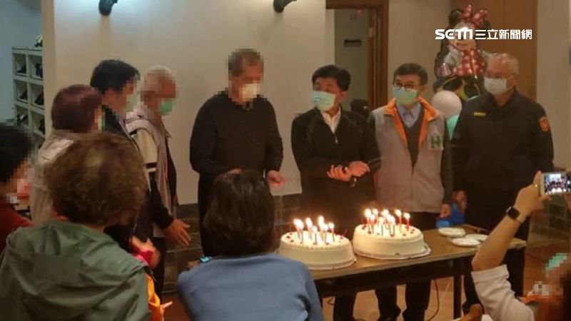 公主號解封　陳時中幫慶生蠟燭用搧的