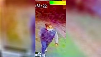 鞋子「黏黏的」　女大生辦卡遇噁業務