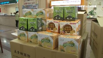民眾送營養品防疫小物　醫護感動哽咽