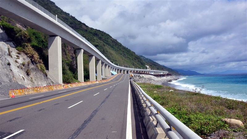 最美環島鐵路　多良段宛如漂浮海面上