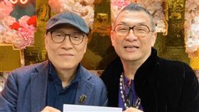 凱渥創辦人68歲洪偉明與愛情長跑36年的70歲服裝設計師男友呂芳智已登記結婚。（圖／凱渥提供）