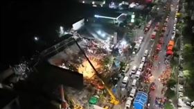 泉州酒店倒塌埋70人　空拍畫面曝光（圖／翻攝自微博）