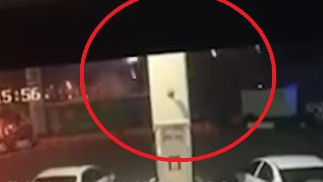 3秒黑塵玻璃炸噴　酒店倒塌影片曝光