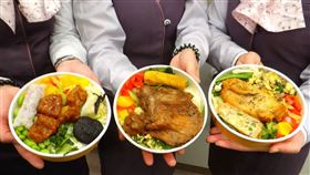 台鐵便當9折賣給醫護人員。（圖／記者陳宜加攝影）