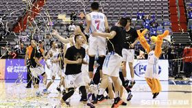 HBL能仁家商奪下男子組冠軍。（圖／記者林聖凱攝影）