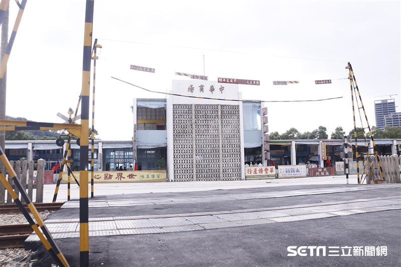 80年代中華商場成功復刻，重現當年場景。（圖／記者林聖凱攝影）