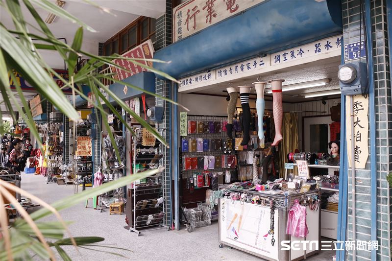 80年代中華商場成功復刻，重現當年場景。（圖／記者林聖凱攝影）