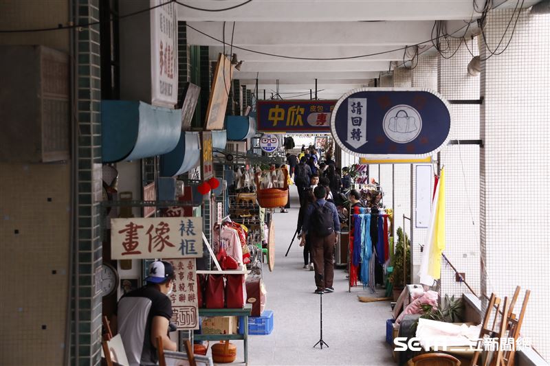 80年代中華商場成功復刻，重現當年場景。（圖／記者林聖凱攝影）