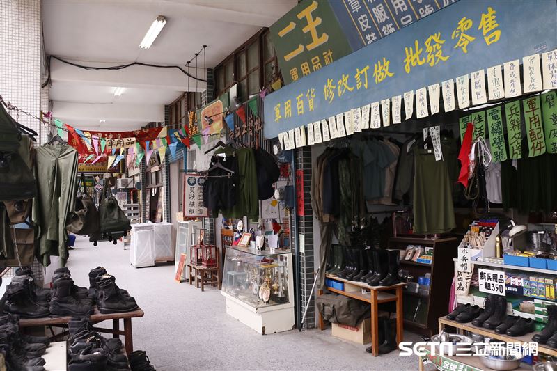 80年代中華商場成功復刻，重現當年場景。（圖／記者林聖凱攝影）