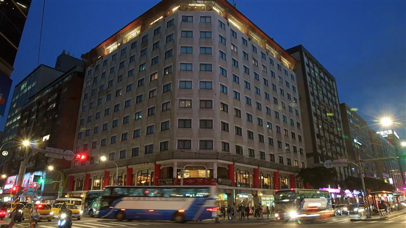 六福客棧熄燈　改建市值看俏股價抗跌