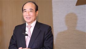 王金平出席地方議會議長聯誼（1）前立法院長王金平（圖）30日晚間在北投，出席全國地方議會議長、副議長暨秘書長聯誼活動。會前受訪表示，他已與國民黨主席吳敦義約好見面時間在5月2日上午。中央社記者吳家昇攝  108年4月30日