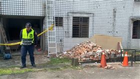 基隆,牆倒,死亡,榔頭,意外（圖／翻攝畫面）