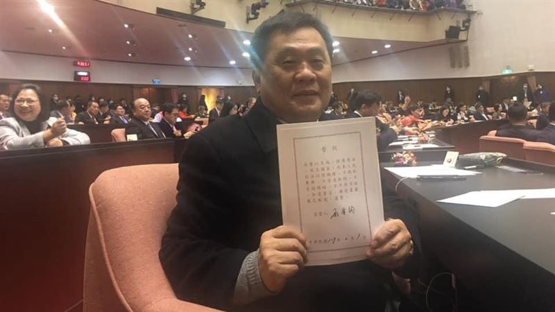藍委喊凍預算挨轟　三讀通過他說話了