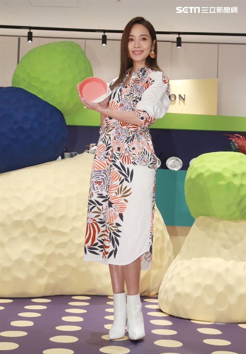 侯佩岑出席餐瓷品牌Royal Doulton時尚藝術快閃店開幕記者會（圖／記者邱榮吉攝影）