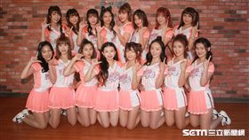 統一獅隊專屬啦啦隊「Uni-girls」春訓。（圖／記者邱榮吉攝影）