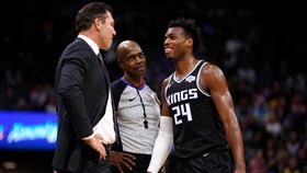 NBA／你這白X！華總遭球迷痛罵
NBA,沙加緬度國王,Buddy Hield,三分球,Luka Walton
翻攝自推特