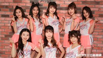 女神少少球場初體驗　獅迷寫真集應援