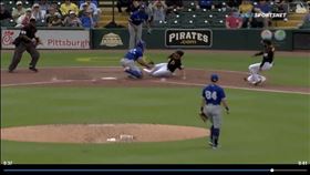▲海盜2位打者死在本壘前。（圖／翻攝自MLB官網）