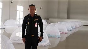  泰國隔離14天「蚊帳集中營」曝光　網傻眼：阿嬤的餐桌？ 圖翻攝自komchadluek